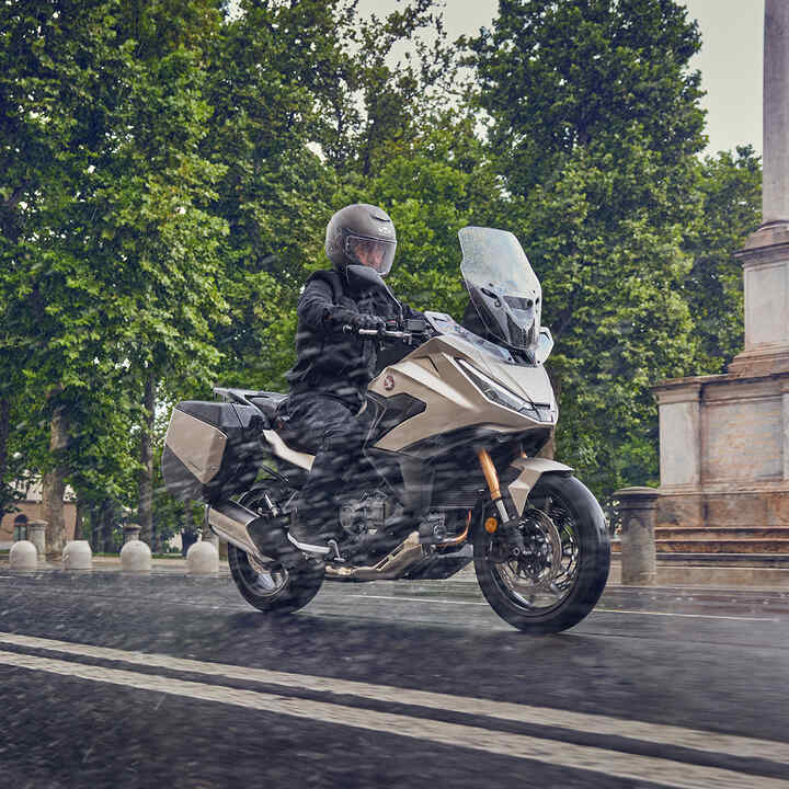 2025 NT1100 in the rain