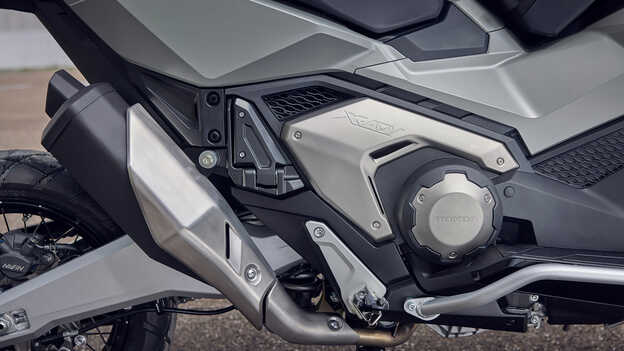 X-ADV detailný záber motora.