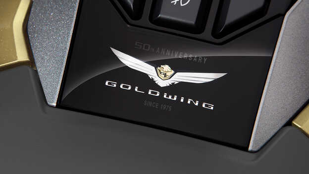 Honda GL1800 Gold Wing Tour, stroj vybavený airbagom